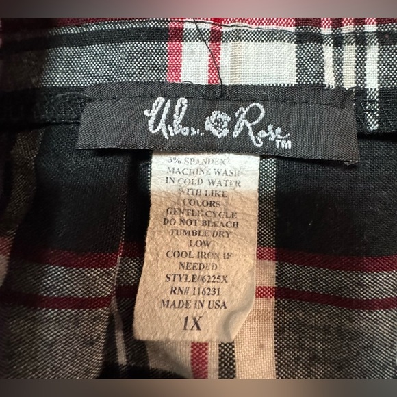 Urban Rose Chic Plaid Skater Skirt - Black, White, and Red - Picture 4 of 7